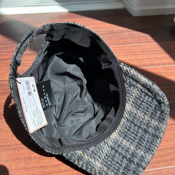 Authentic Miu Miu hat size Small (57) wool, adjustable - Picture 2 of 2